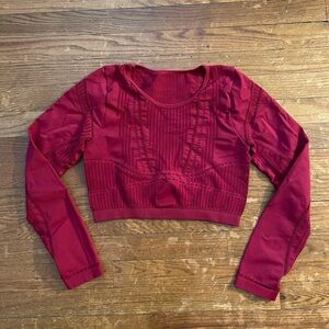 Women’s Workout Crop Top with Thumbholes